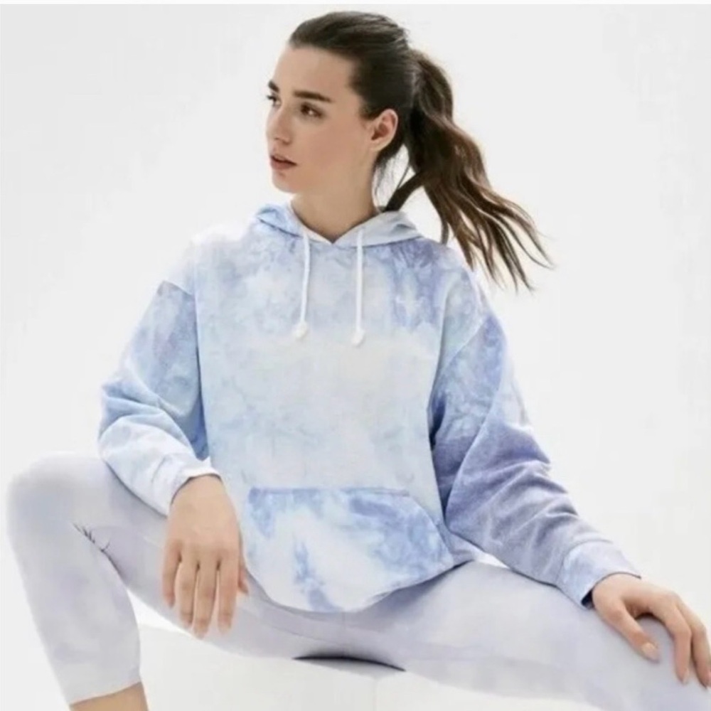 NWOTS Nike Dri-FIT Tie-dye
Pullover Training Hoodie, Sz Small